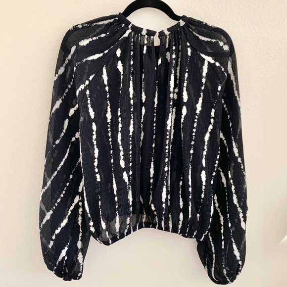 H&M Sheer Printed Blouse - Picture 2 of 2